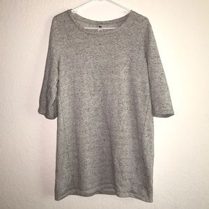 Old Navy Grey with black dots short sleeve shirt